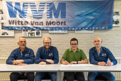 Foto ondertekening contract.jpeg